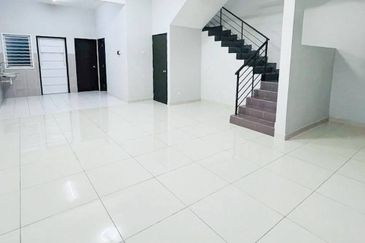Double Storey Terrace House @ Taman Ruby, Dengkil