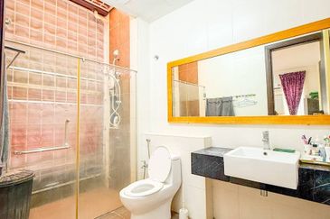 3-Storey Semi-D, Taman Tropika 2, Kajang