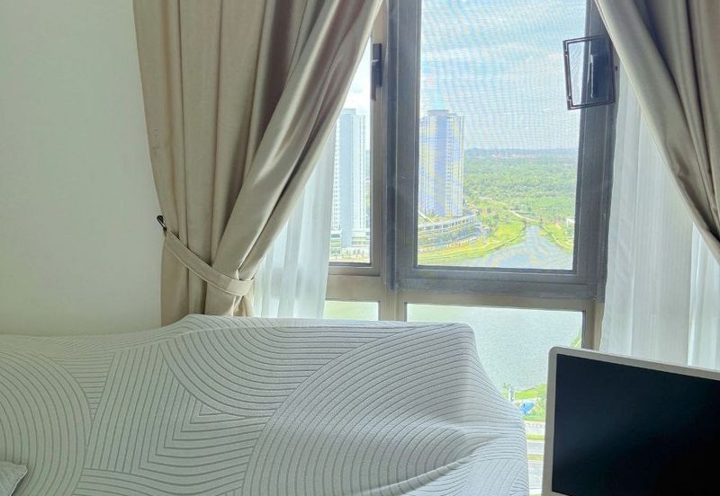 Lake Point Residence