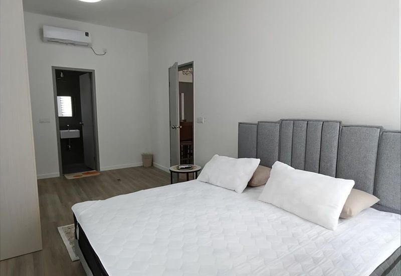 Sanderling @ Lakefront Cyberjaya