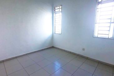 1 Storey End Lot Taman Desa Idaman 2, Banting