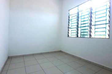 1 Storey End Lot Taman Desa Idaman 2, Banting