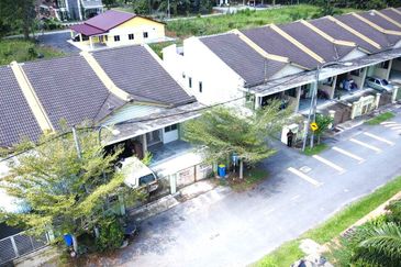 1 Storey End Lot Taman Desa Idaman 2, Banting