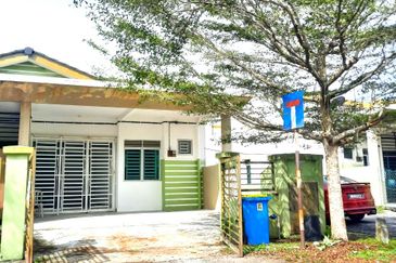 1 Storey End Lot Taman Desa Idaman 2, Banting