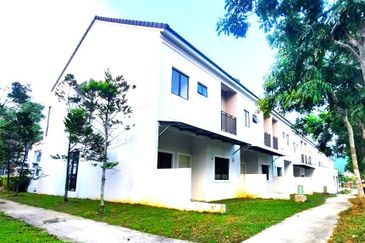 Monet Lily @ Sunsuria City