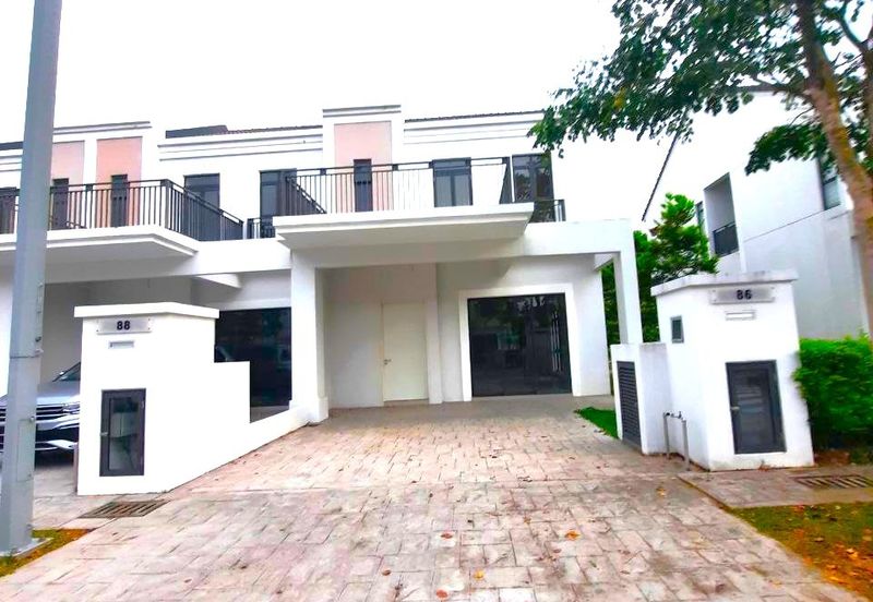 Monet Lily @ Sunsuria City