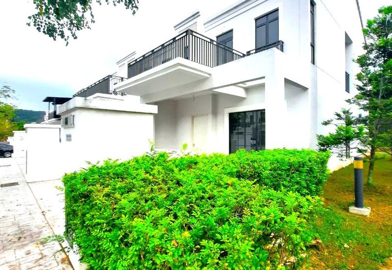 Monet Lily @ Sunsuria City