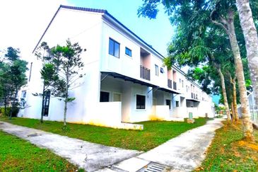 Monet Lily @ Sunsuria City