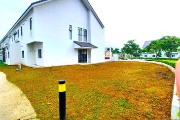 Monet Springtime @ Sunsuria City