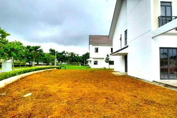 Monet Springtime @ Sunsuria City