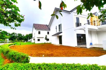 Monet Springtime @ Sunsuria City