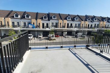 Monet Springtime @ Sunsuria City