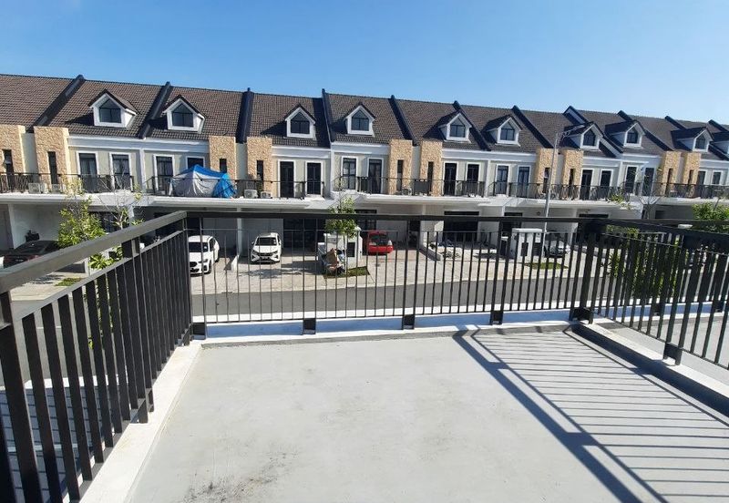 Monet Springtime @ Sunsuria City