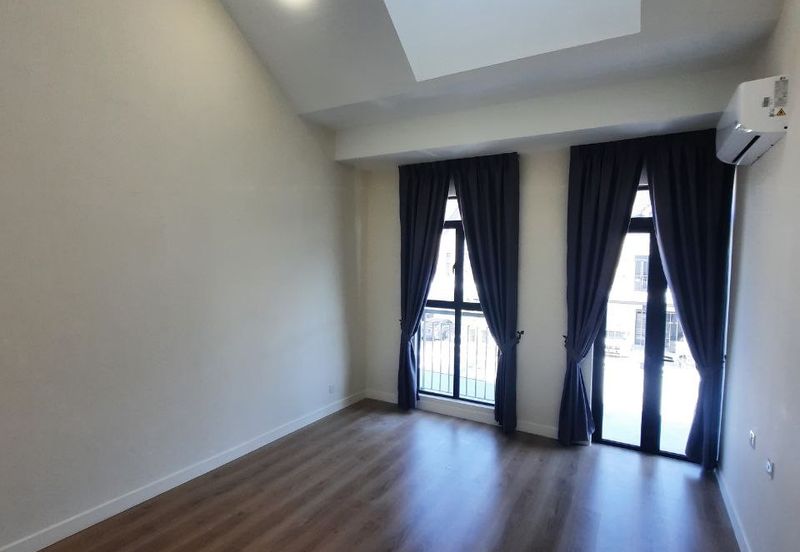 Monet Springtime @ Sunsuria City