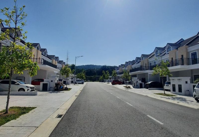 Monet Springtime @ Sunsuria City