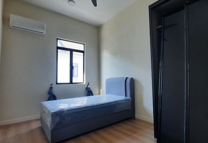 Monet Springtime @ Sunsuria City