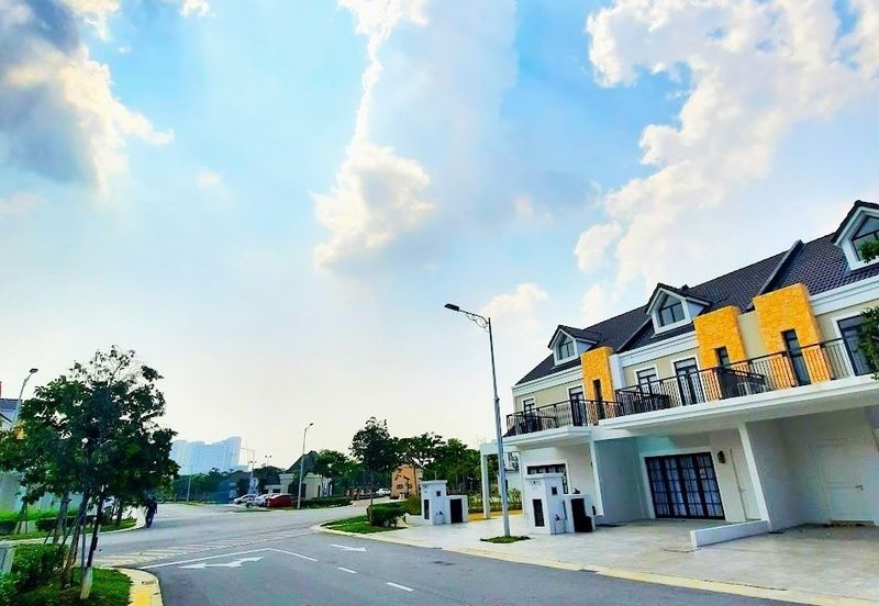 Monet Springtime @ Sunsuria City