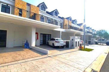 Monet Springtime @ Sunsuria City