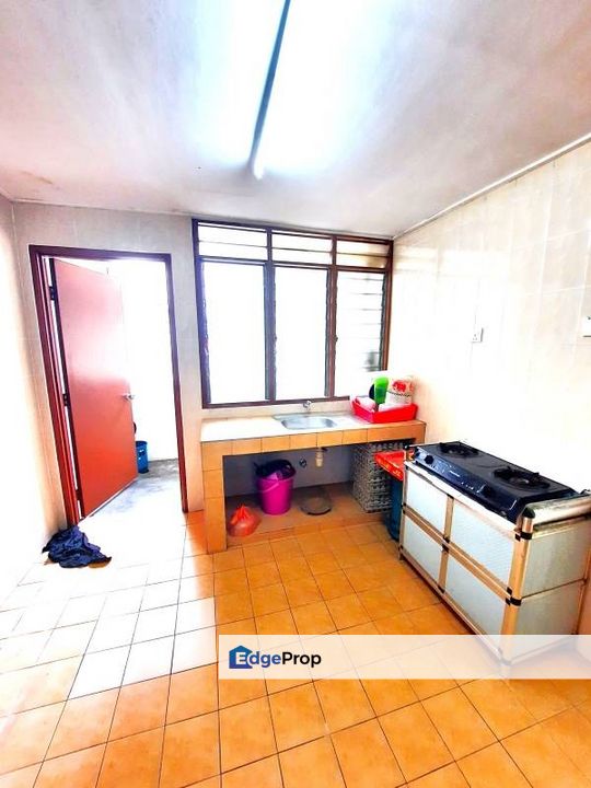 Partial Furnished Putra Intan Condominium, Selangor, Dengkil