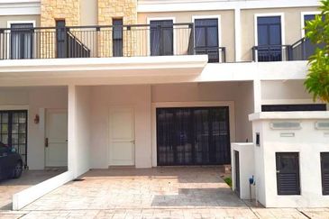 Monet Springtime @ Sunsuria City