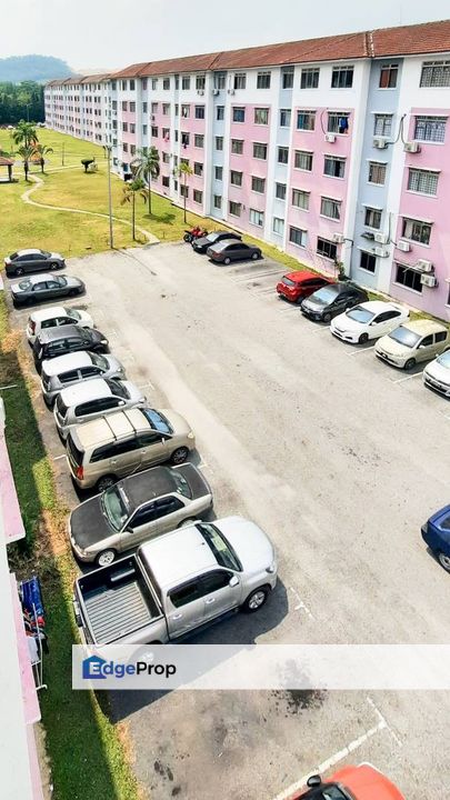 Pangsapuri Megah Villa Walk Distance Mosque, Shops and SK Kota Warisan, Selangor, Sepang