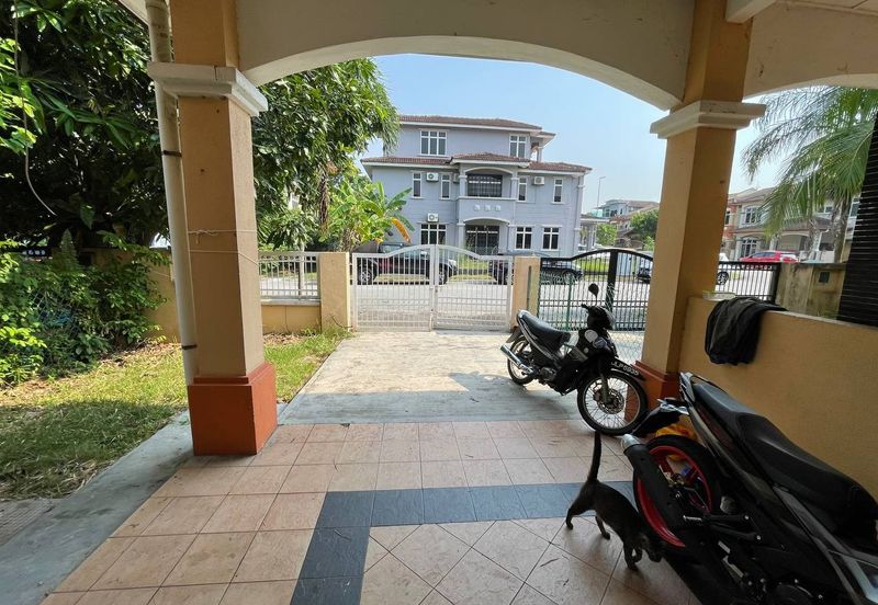 Jalan Warisan Mulia, Kota Warisan