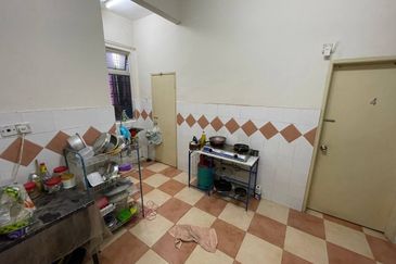 Jalan Warisan Mulia, Kota Warisan