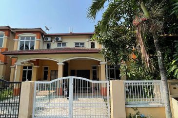 Jalan Warisan Mulia, Kota Warisan