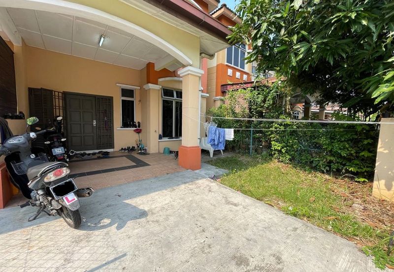 Jalan Warisan Mulia, Kota Warisan