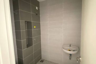 Monet Springtime @ Sunsuria City