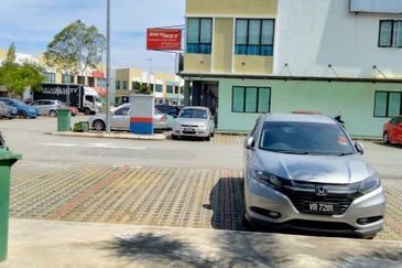 Double Storey Shop Lot At Jalan Vita Cyberjaya For Sale 