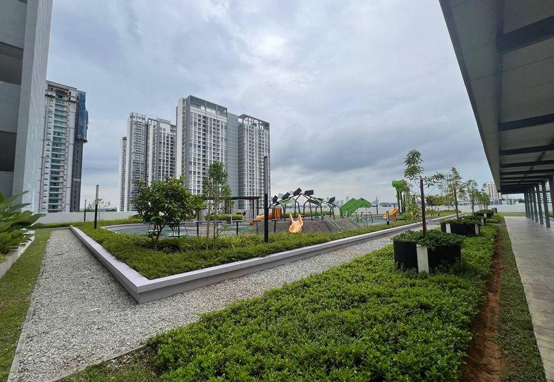 PR1MA Lakefront Homes