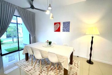 Reef Of Tropics, Setia Eco Glades