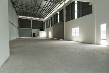 1.5 Storey Semi D Factory Nilai 3 Negeri Sembilan For Rent 