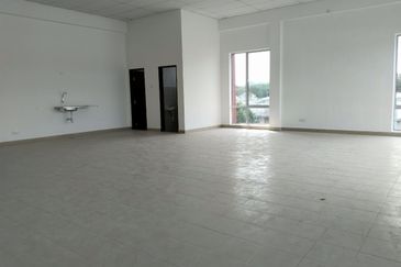 1.5 Storey Semi D Factory Nilai 3 Negeri Sembilan For Rent 