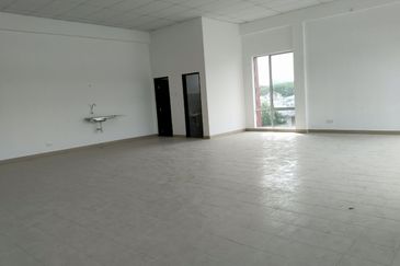 1.5 Storey Semi D Factory Nilai 3 Negeri Sembilan For Rent 
