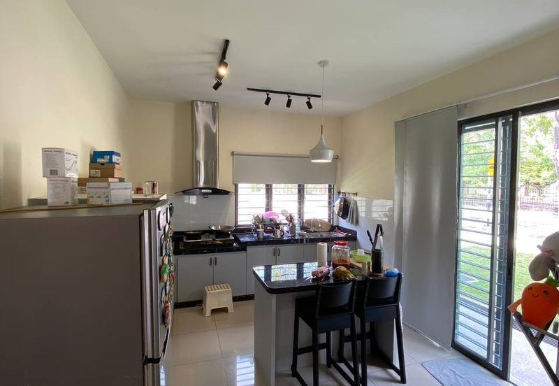 Monet Lily @ Sunsuria City