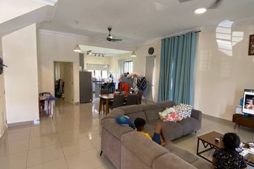 Monet Lily @ Sunsuria City