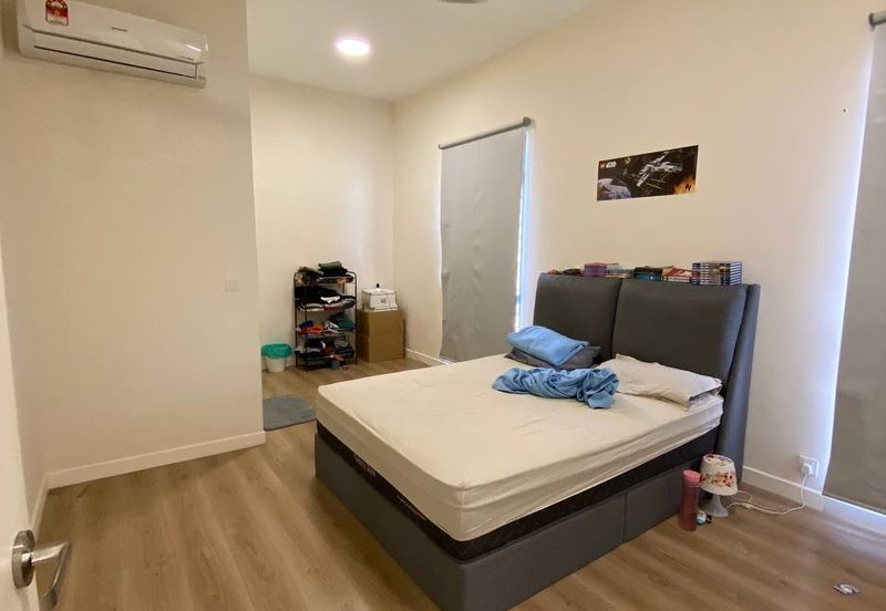 Monet Lily @ Sunsuria City