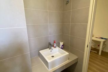 Monet Lily @ Sunsuria City