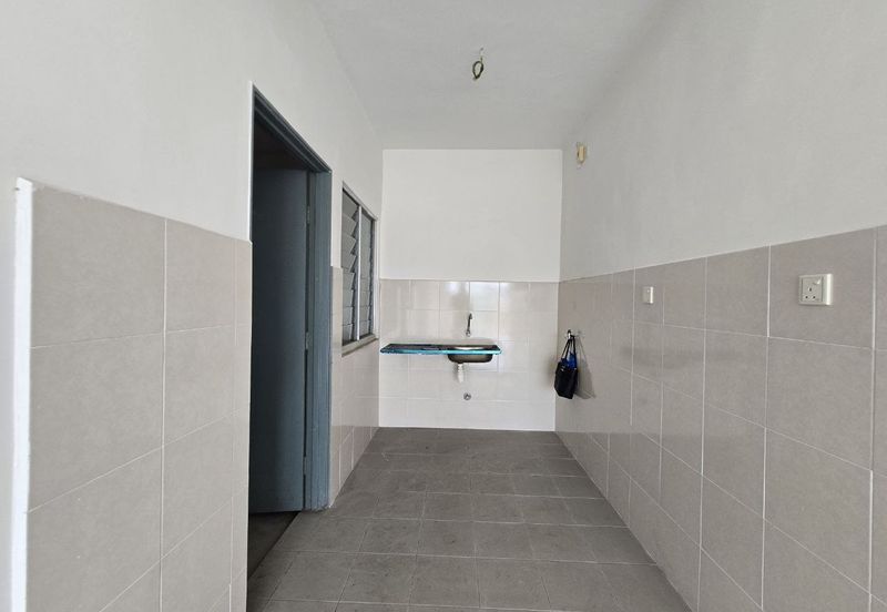 Pr1ma Apartment @ Precint 11