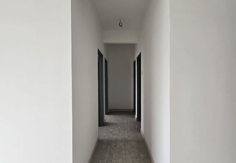 Pr1ma Apartment @ Precint 11