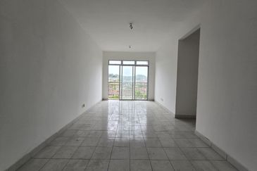 Pr1ma Apartment @ Precint 11