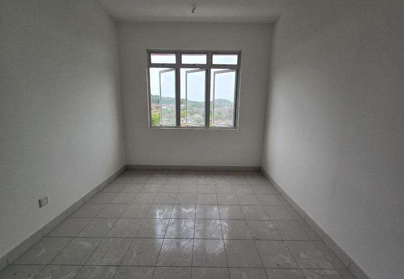 Pr1ma Apartment @ Precint 11