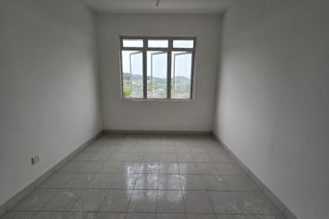 Pr1ma Apartment @ Precint 11