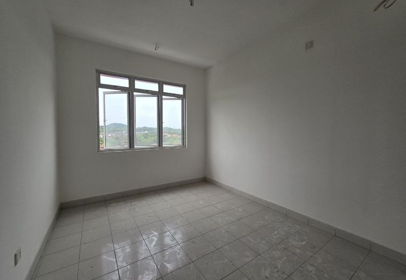 Pr1ma Apartment @ Precint 11