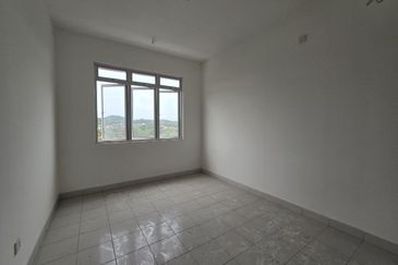 Pr1ma Apartment @ Precint 11