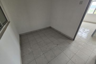 Pr1ma Apartment @ Precint 11