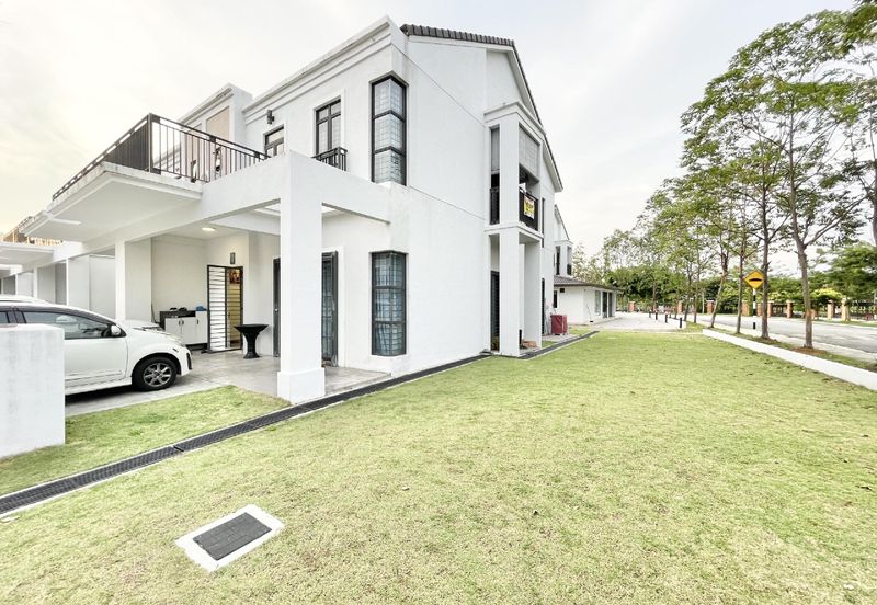 Monet Lily @ Sunsuria City