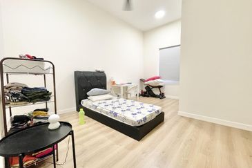 Monet Lily @ Sunsuria City